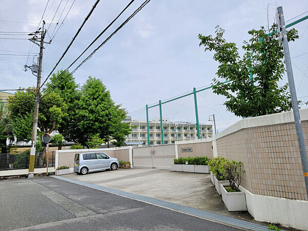 尼崎市立塚口中学校(約1,125m)