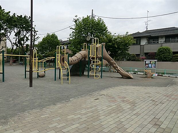 井田杉山町公園(約640m)