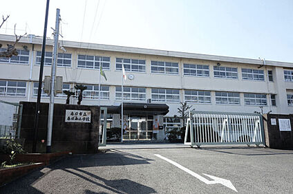 春日市立春日西小学校 794m