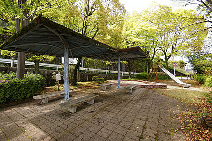 石堀山公園 1069m