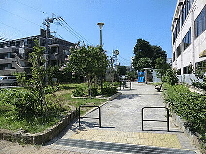 下赤塚児童遊園 1260m