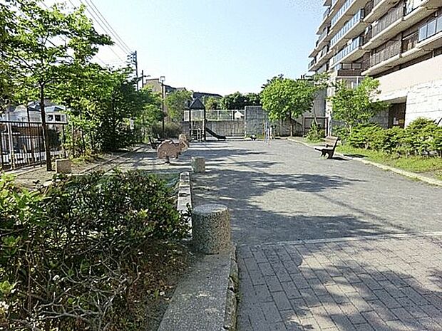 谷戸田第二公園(約910m)