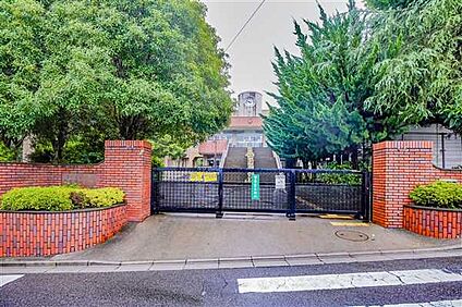 さいたま市立大谷場小学校 654m