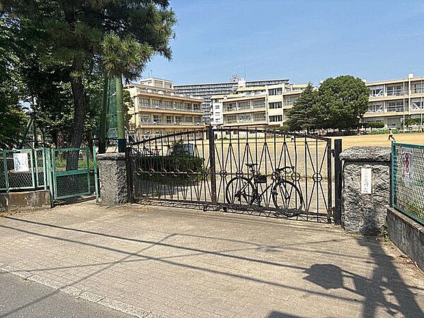 千葉市立院内小学校(約212m)