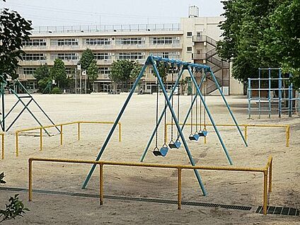 新座市立東北小学校 1113m
