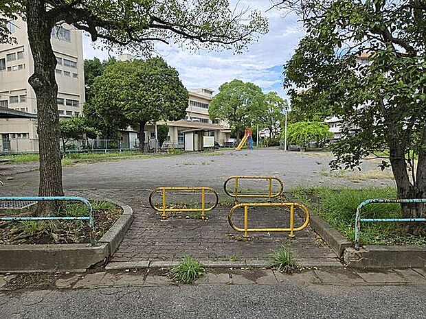 要町公園（約757m）