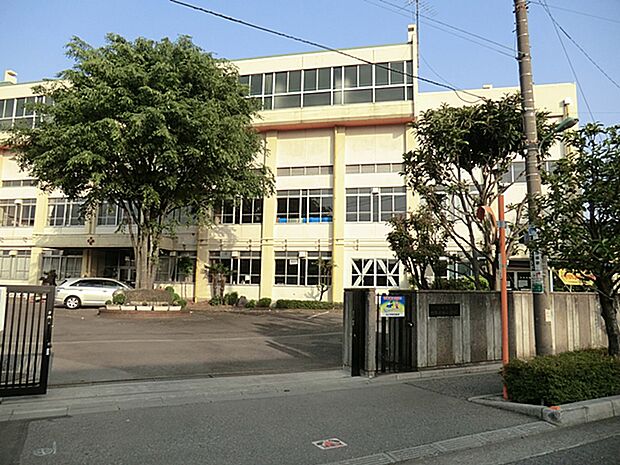 川口市立十二月田小学校(約687m)