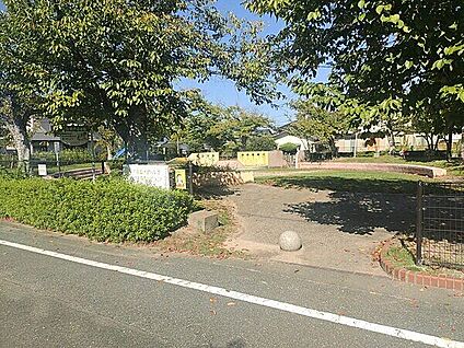 弥永中公園 733m