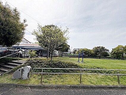 薮下公園 859m