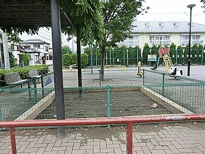 西浦和けやき公園 261m
