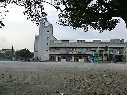 横浜市立南太田小学校 413m