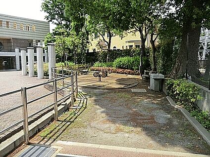 野毛二丁目公園 663m
