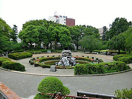 荒川公園 700ｍ(徒歩9分)
