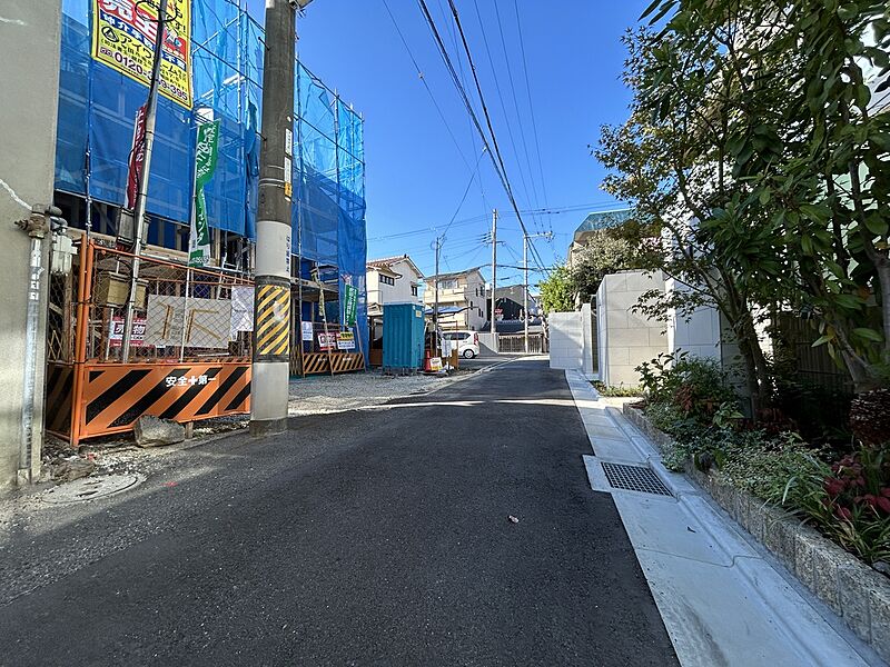 建築予定地（前面道路）南側から