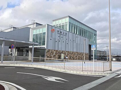 JR「天竜川」駅 約2.2km(車約4分)
