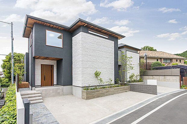 【当社施工例/街並完成イメージ】
整然とした街並みと統一感ある外観が、美しい日常を演出する住環境です。