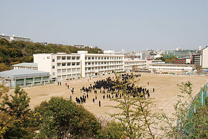 舞子中学校 約650～690m(徒歩９分)