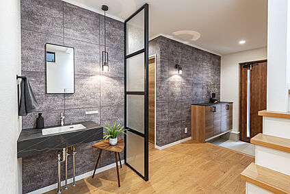 【当社施工例/玄関】