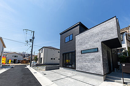 【お近くで公開中のモデルハウス／外観】