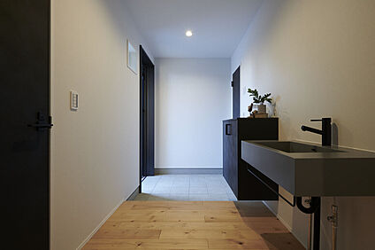 3号棟同形状　玄関