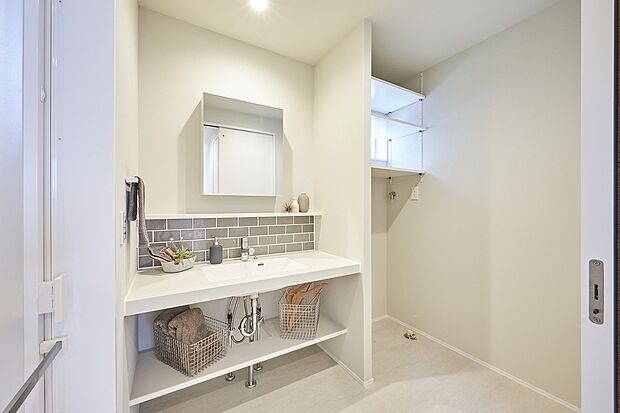 【木ここち家ラボ　参考プラン】【同じプランでご建築いただけます】～太陽光・蓄電池標準搭載ZOOT( 8×8プラン）～
プロが厳選した色や仕様から、お好きなものをお選びいただけます。