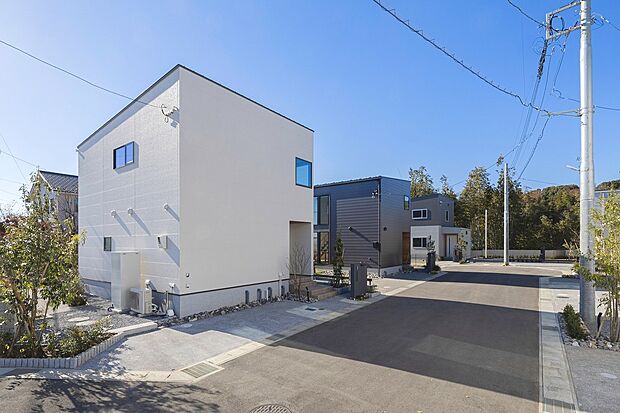 【6号棟　ZOOT】やわらかな間接照明が、心ほどけるくつろぎの空間を演出。眩しすぎない光なので、リラックスできる上質な時間を過ごすことができます。