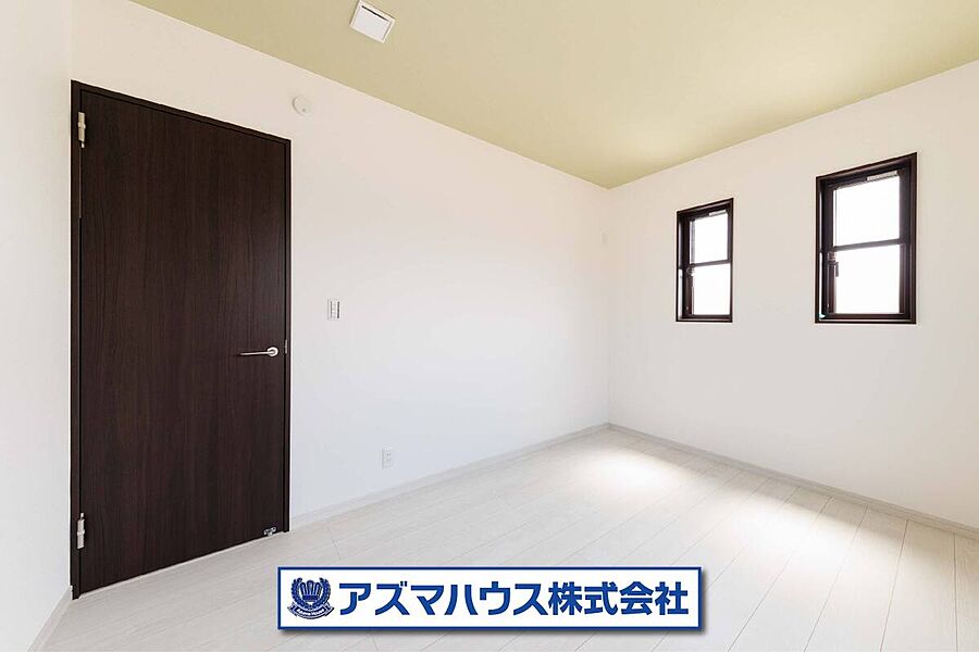 【洋室6帖】シンプルな内装のお部屋です！