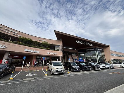 オアシスタウン伊丹鴻池 586m