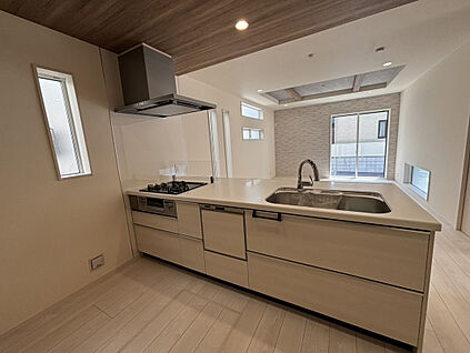 【1号棟】ペニンシュラキッチン