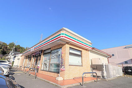 幸幼稚園 544m
