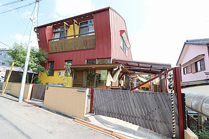 うめの森ヴァルドルフ子ども園 280m