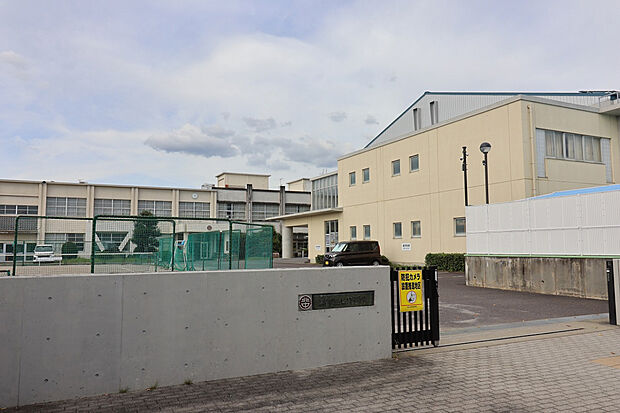 北部中学校（約2,100m）