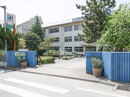 大和田南小学校 801m