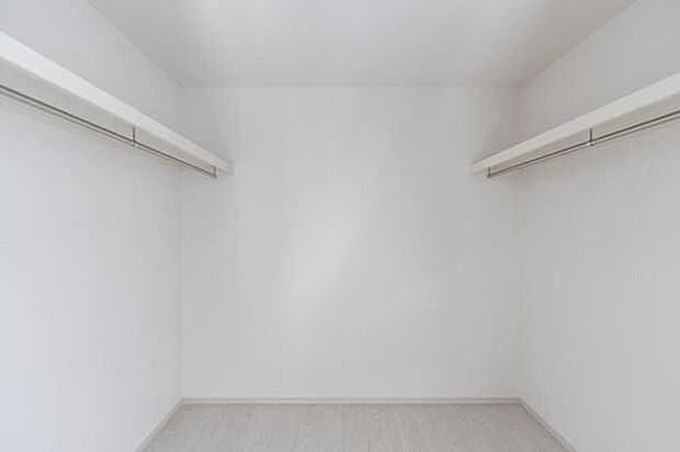 【 収納】(2号地)お洋服から季節物までしっかり収まるウォークインクローゼット。お部屋はいつもスッキリ!