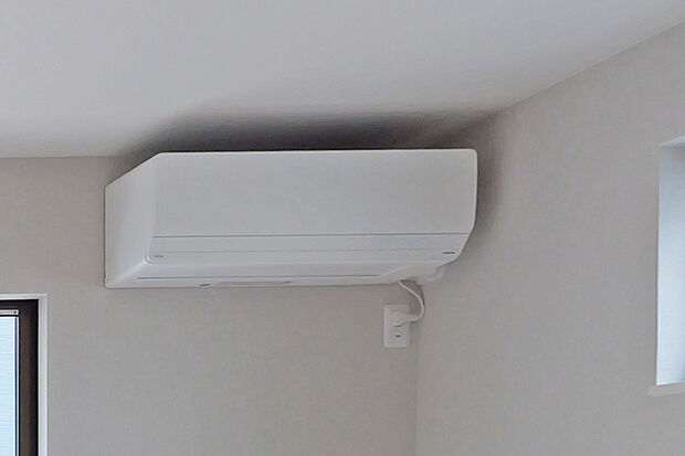 【【高性能エアコン】】熱交換器加熱除菌でお部屋もエアコン内部も清潔。AIでオーダーメイドの快適を実現。