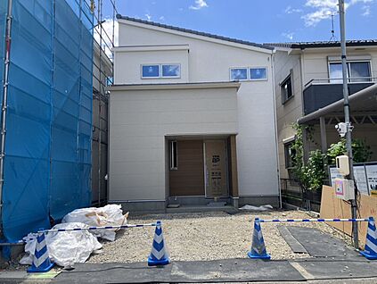 【C棟　外観】