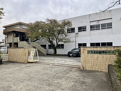 萩原中学校 約1720m(徒歩約22分)