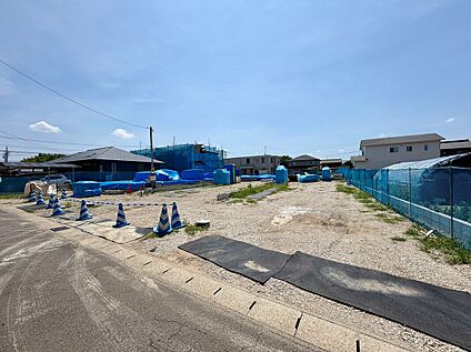 【前面道路含む現地写真】