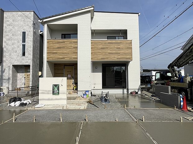 【【A棟 外観】】現在完成に向けて工事中です。詳細はぜひお問い合わせ下さい。フリーダイヤルまたはHPから可能です。