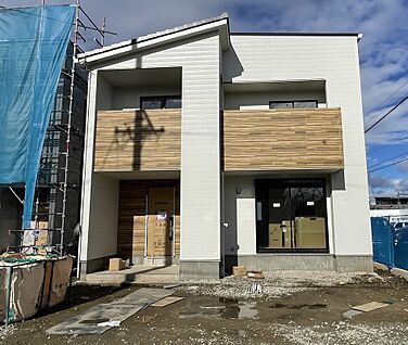 【前面道路含む現地写真】