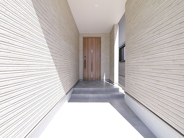 【【D棟 ポーチ】】屋根付きの駐輪スペースがあります。通学で毎日利用するお子様も雨に濡れることなく荷物の出し入れをしていただけます。