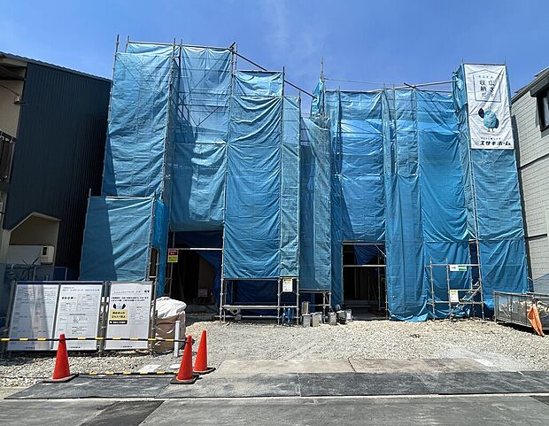 【【前面道路含む現地写真】】販売開始いたしました。現地工事中のため近隣の完成物件を参考にご検討いただけます。是非お問合せお待ちしております。