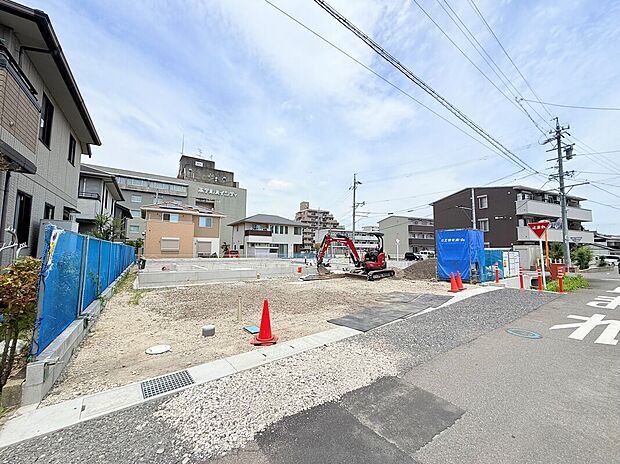 【【前面道路含む現地写真】】近鉄鈴鹿線「平田町」駅まで徒歩約5分、自転車約2分の好立地♪毎日の通勤通学やお出かけにも便利です。