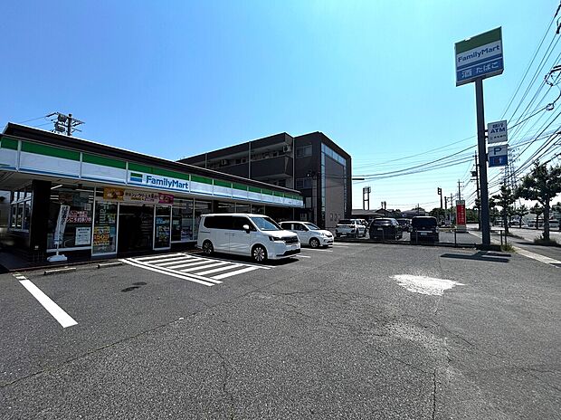 ファミリーマート 末広町店