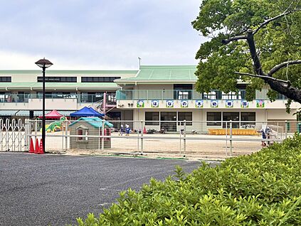 はなの木幼稚園 約350m(徒歩約5分　自転車約2分)