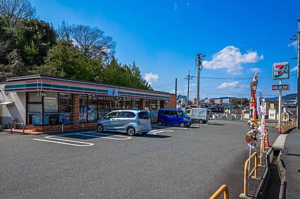 セブンイレブン 東広島八本松米満店 114m (徒歩2分)