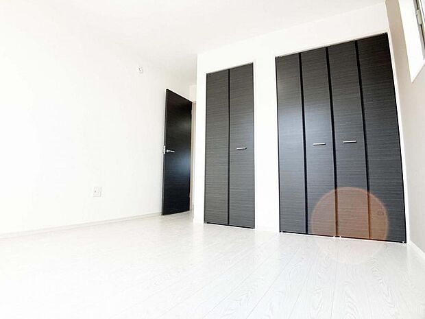 ■便利な全居室収納スペース付 