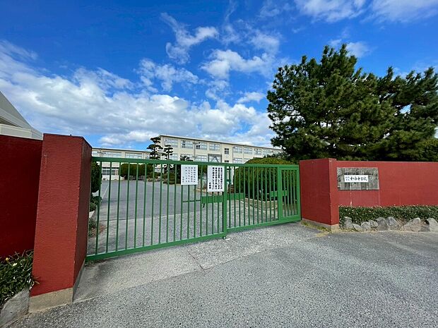 和白中学校(約1,153m)