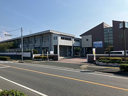津屋崎中学校 700ｍ(徒歩9分)