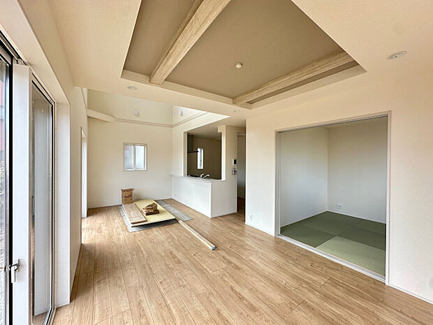 4号棟リビング　折上天井採用のリビングはデザイン性も追求！